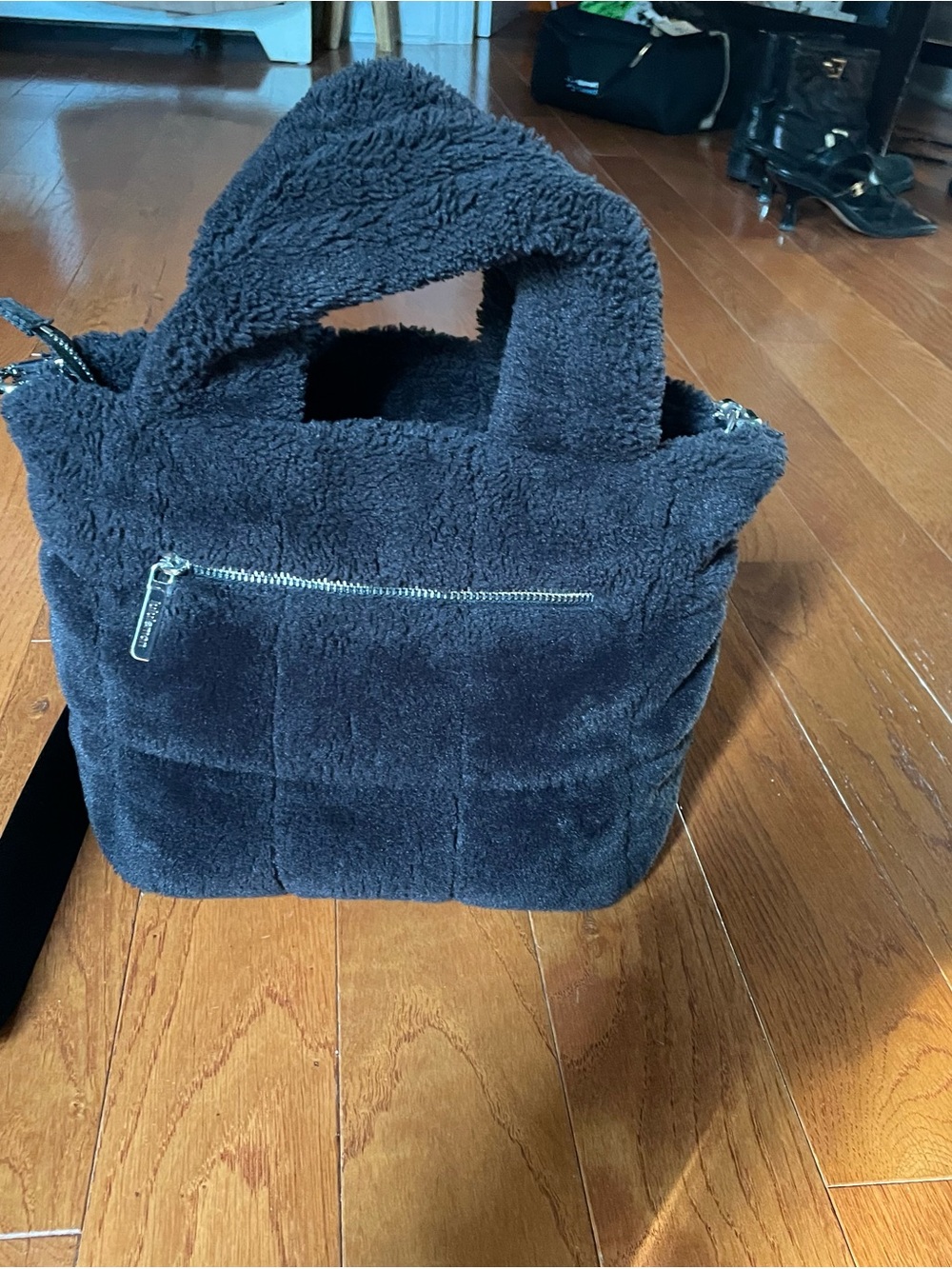 Lululemon Plush Faux-Shearling Tote Bag in black - Womens